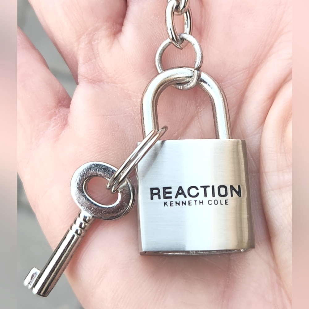 REACTION Kenneth Cole Padlock Keychain RARE - Picture 2 of 6
